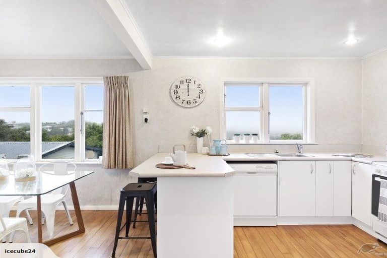 Photo of property in 125 Broderick Road, Johnsonville, Wellington, 6037