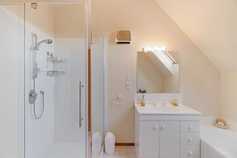 Photo of property in 3 Empress Place, Halswell, Christchurch, 8025