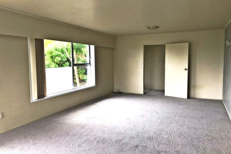 Photo of property in 2/81 Arran Road, Browns Bay, Auckland, 0630