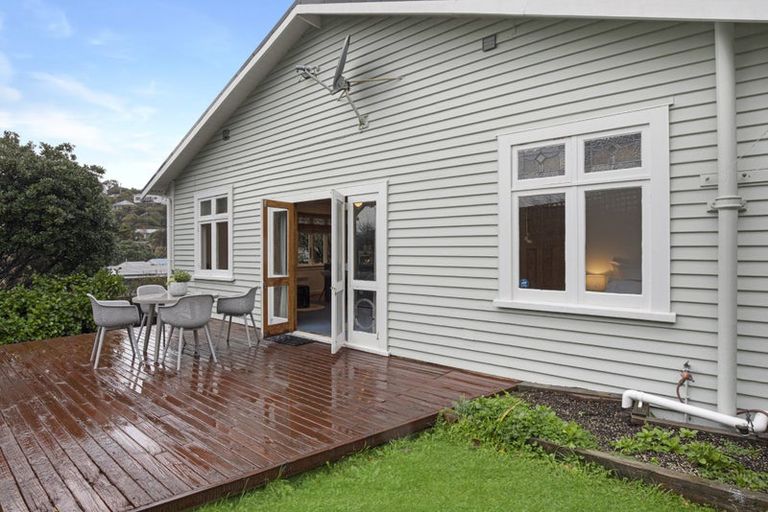 Photo of property in 92 Townsend Road, Miramar, Wellington, 6022