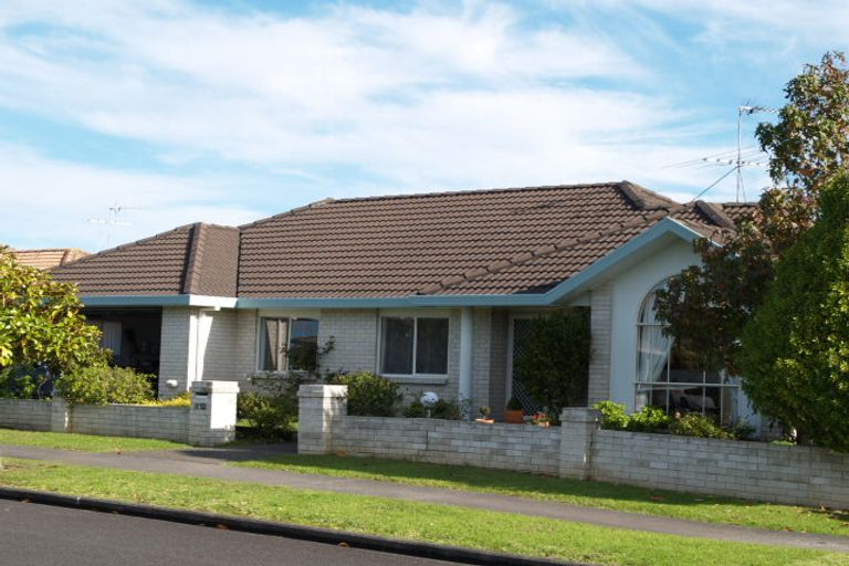 Photo of property in 2/12 Astoria Place, Northpark, Auckland, 2013