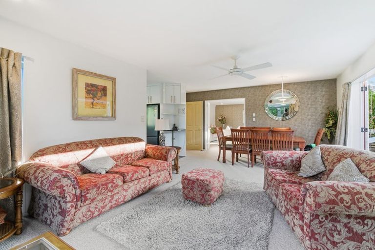 Photo of property in 17 Greystoke Lane, Avonhead, Christchurch, 8042