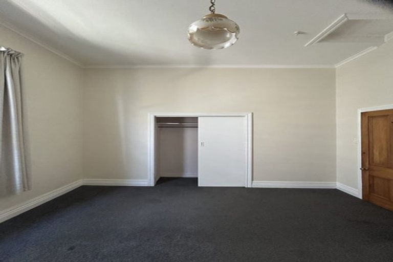 Photo of property in 30 Hargreaves Street, Mount Cook, Wellington, 6021