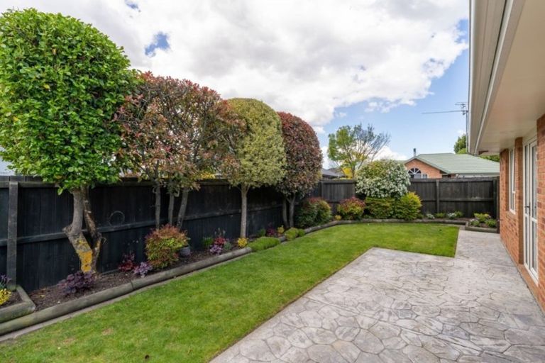 Photo of property in 2/4 Empress Place, Halswell, Christchurch, 8025