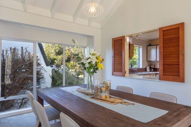 Photo of property in 64 Winara Avenue, Waikanae, 5036