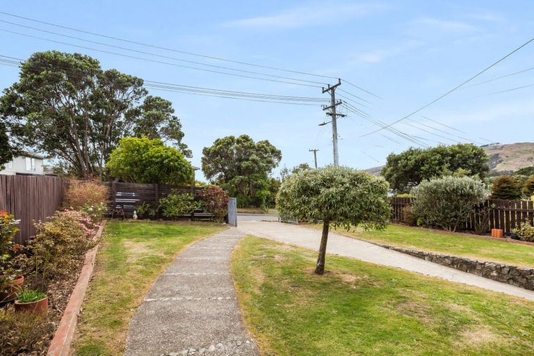 Photo of property in 7 Kapekape Place, Pukerua Bay, 5026