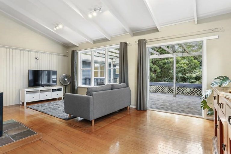 Photo of property in 759 West Coast Road, Oratia, Auckland, 0604