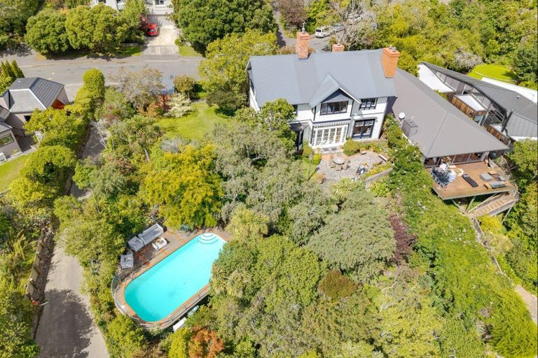 Photo of property in 14 Macmillan Avenue, Cashmere, Christchurch, 8022