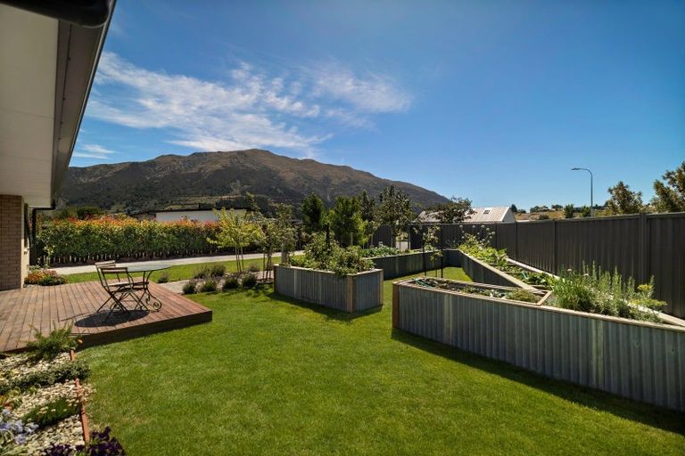 Photo of property in 14 Teal Place, Lake Hawea, Wanaka, 9382