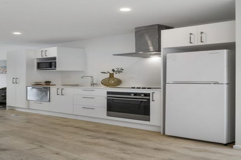 Photo of property in 6/63 Taikata Road, Te Atatu Peninsula, Auckland, 0610