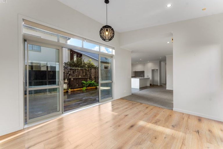 Photo of property in 33 Kanuka Road, Hobsonville, Auckland, 0616