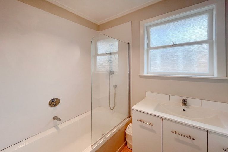 Photo of property in 7 Lynette Place, Mangere, Auckland, 2022