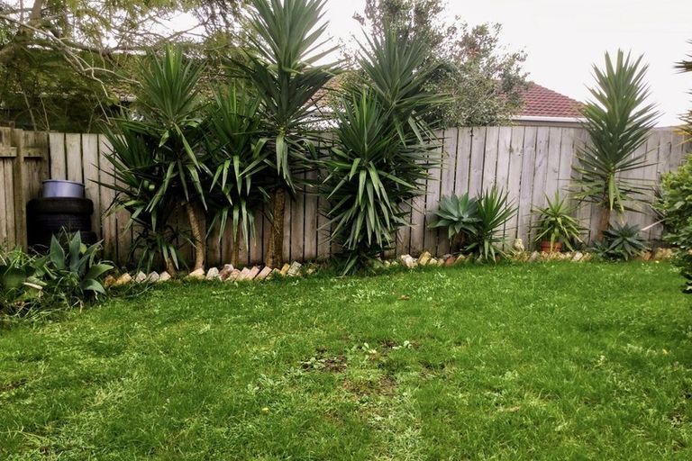 Photo of property in 1/9 Mcgreal Place, Weymouth, Auckland, 2103