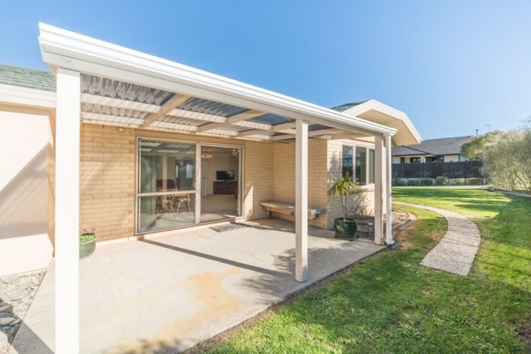 Photo of property in 8 Shakespeare Way, Kelvin Grove, Palmerston North, 4414