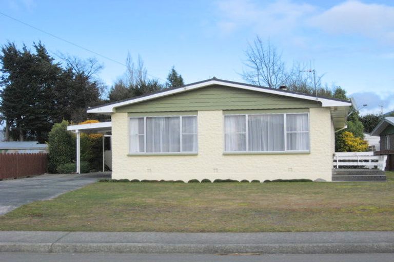 Photo of property in 35 Pompolona Street, Te Anau, 9600