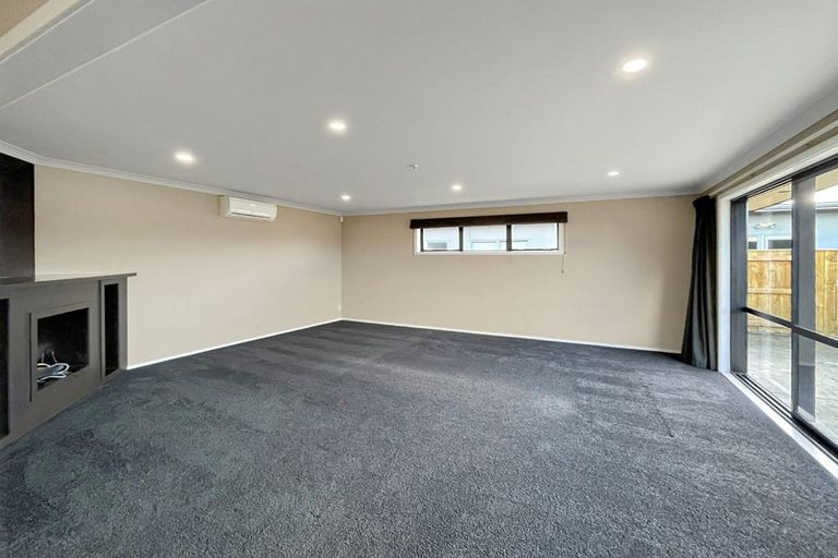 Photo of property in 14 Chestnut Close, Kelvin Grove, Palmerston North, 4414