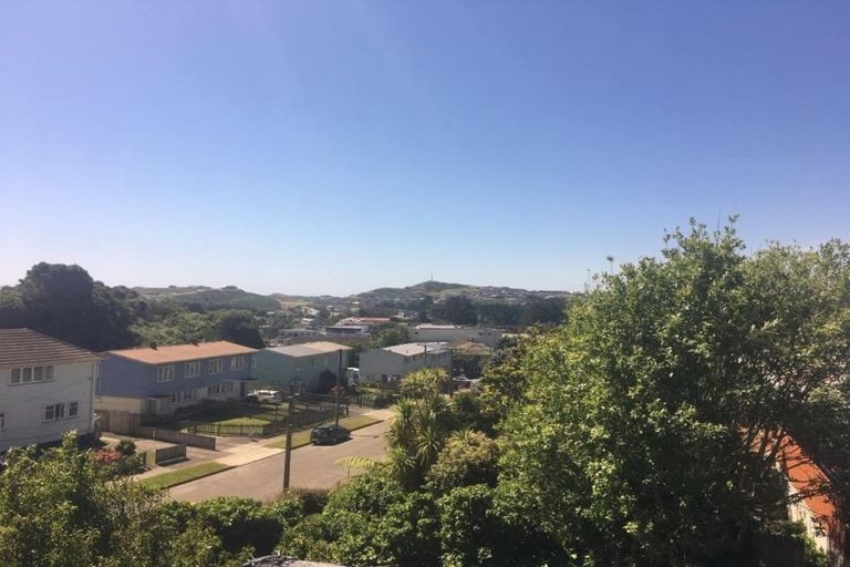 Photo of property in 17 Derby Place, Cannons Creek, Porirua, 5024