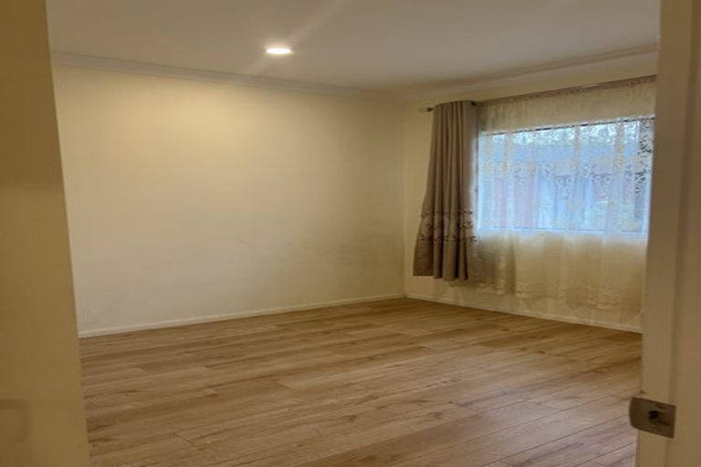 Photo of property in 12 Te Awa Place, Red Beach, 0932