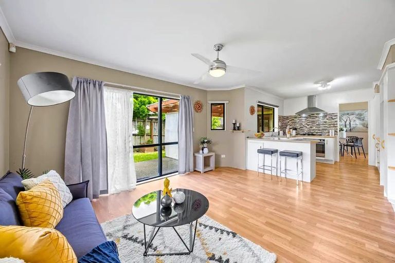 Photo of property in 19 Reybert Place, Massey, Auckland, 0614