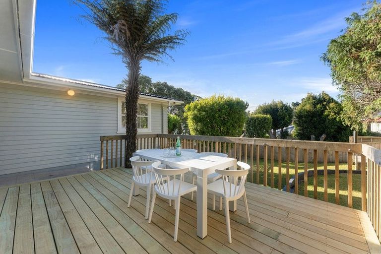 Photo of property in 1/12 Selwyn Crescent, Forrest Hill, Auckland, 0620