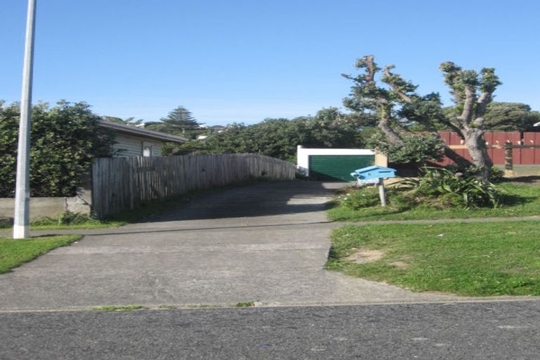 Photo of property in 6b Lambley Road, Titahi Bay, Porirua, 5022