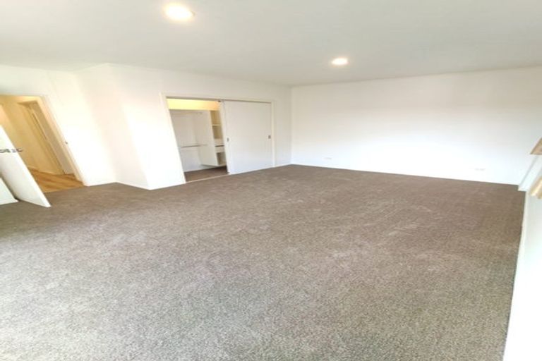 Photo of property in 12 Colwill Road, Massey, Auckland, 0614