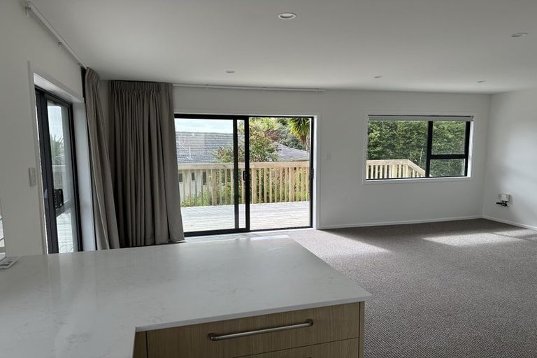 Photo of property in 2/20a Chivalry Road, Glenfield, Auckland, 0629