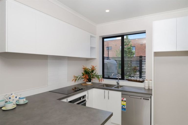 Photo of property in 91b Hobsonville Point Road, Hobsonville, Auckland, 0616