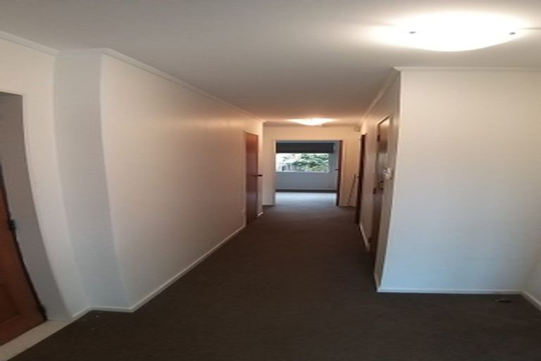 Photo of property in 1/30 Galloway Crescent, Farm Cove, Auckland, 2012