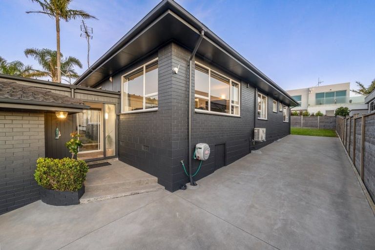 Photo of property in 32b Takutai Avenue, Bucklands Beach, Auckland, 2012