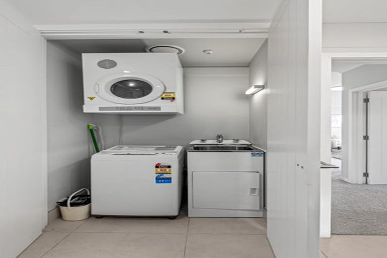 Photo of property in 62 Rewa Rewa Lane, Orewa, 0931