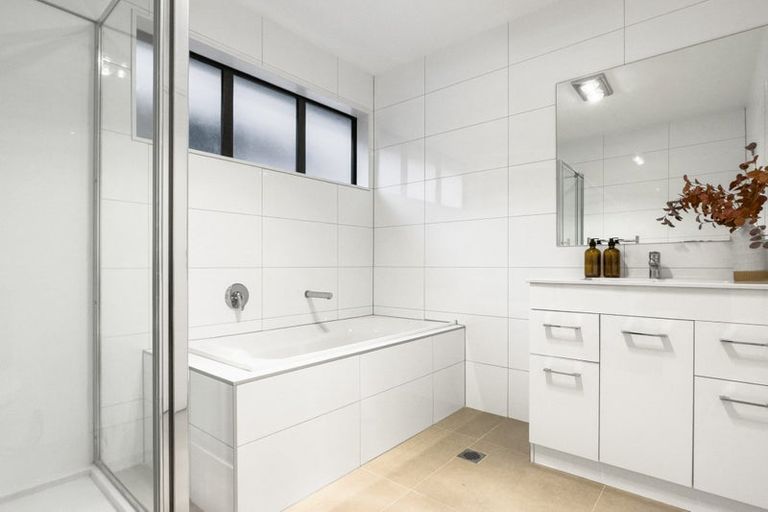 Photo of property in 3 Irving Place, Hobsonville, Auckland, 0616