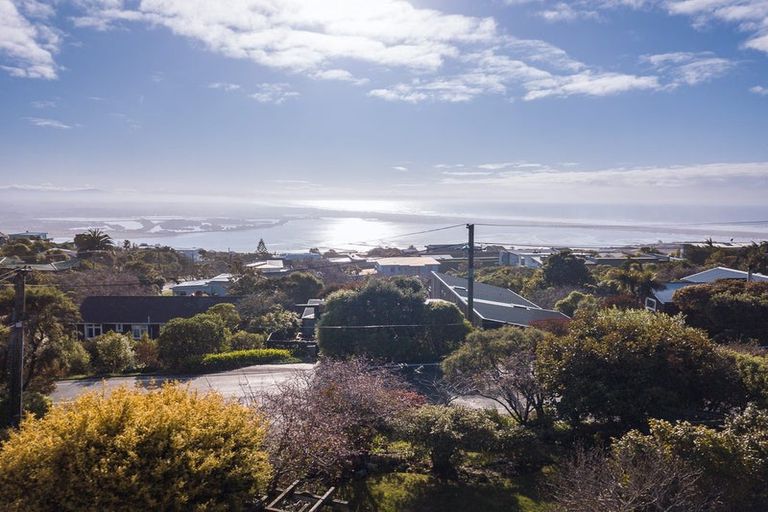 Photo of property in 264 Mount Pleasant Road, Mount Pleasant, Christchurch, 8081