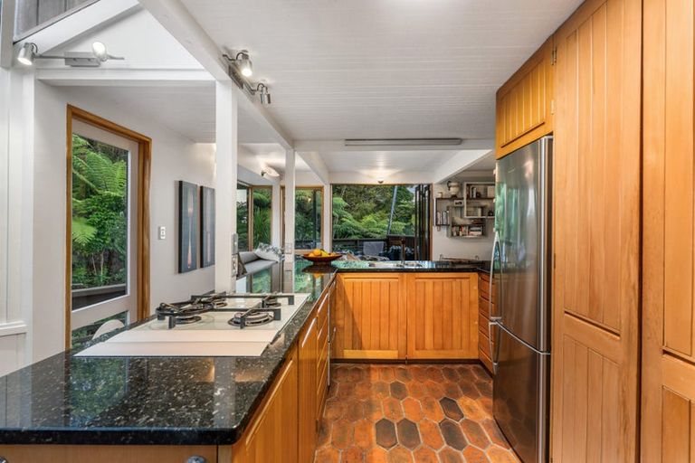 Photo of property in 50 Braemar Road, Castor Bay, Auckland, 0620