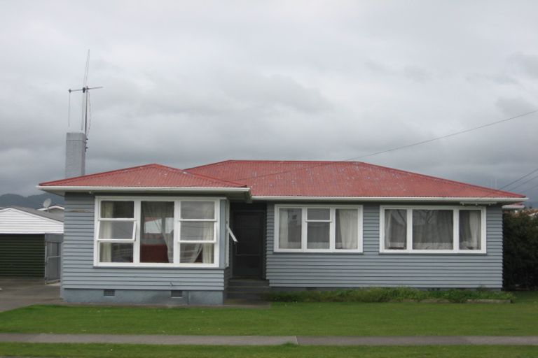 Photo of property in 8 Winchester Street, Levin, 5510