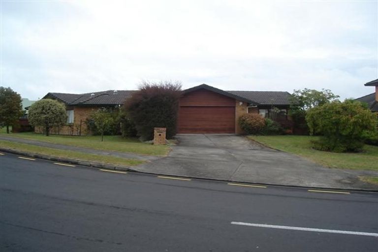 Photo of property in 78 Buscomb Avenue, Henderson, Auckland, 0610