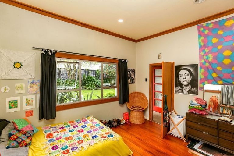 Photo of property in 28 Bulteel Street, New Plymouth, 4310