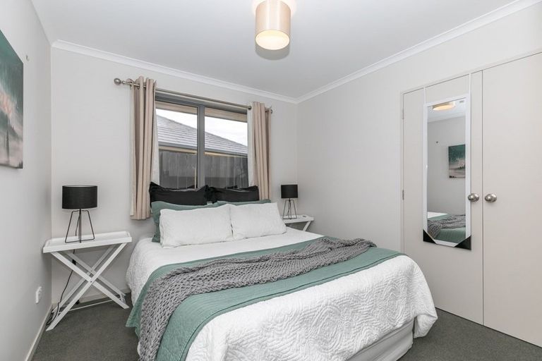 Photo of property in 22 Max Landing, Grandview Heights, Hamilton, 3200