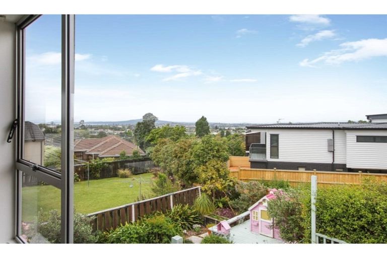 Photo of property in 2/118 Ocean View Road, Northcote, Auckland, 0627
