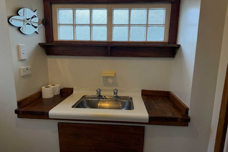 Photo of property in 32 Renwick Place, Nelson South, Nelson, 7010