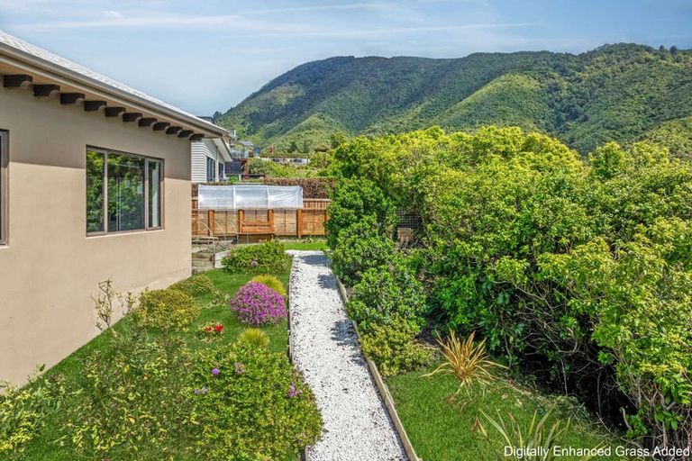 Photo of property in 24 Harbour View Heights, Picton, 7220