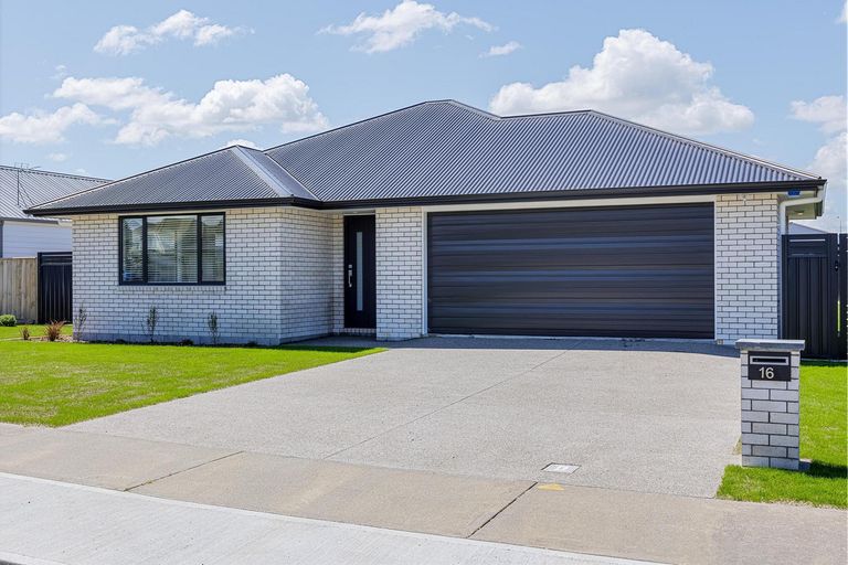 Photo of property in 16 Austin Reid Avenue, Carterton, 5713