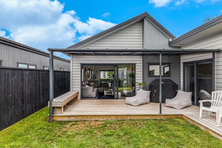 Photo of property in 11 Makete Crescent, Hobsonville, Auckland, 0618