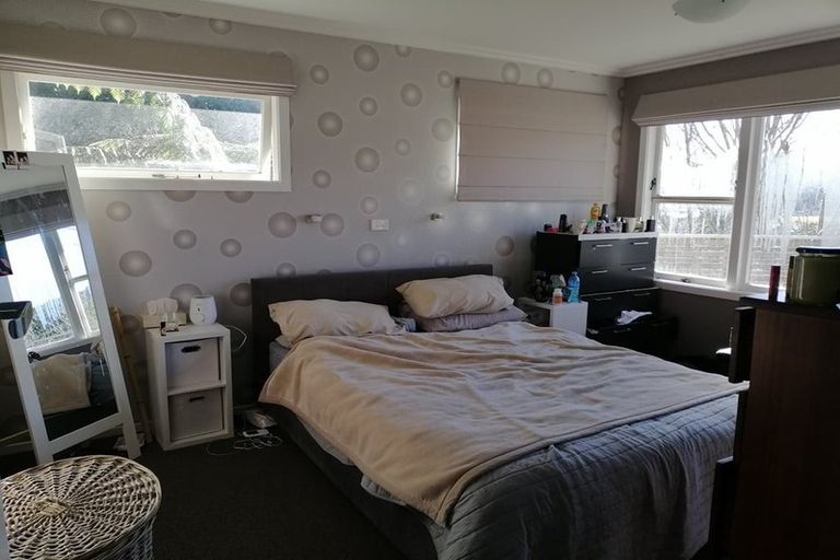 Photo of property in 32 Davis Grove, Wainuiomata, Lower Hutt, 5014