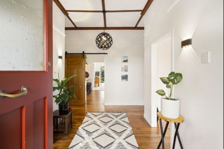 Photo of property in 50a Ngataringa Road, Devonport, Auckland, 0624