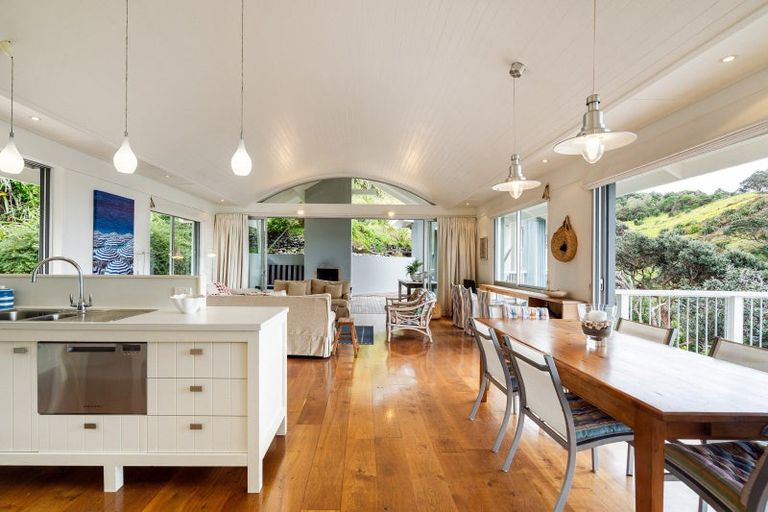 Photo of property in 350 Mcauslin Road, Whananaki, Hikurangi, 0181