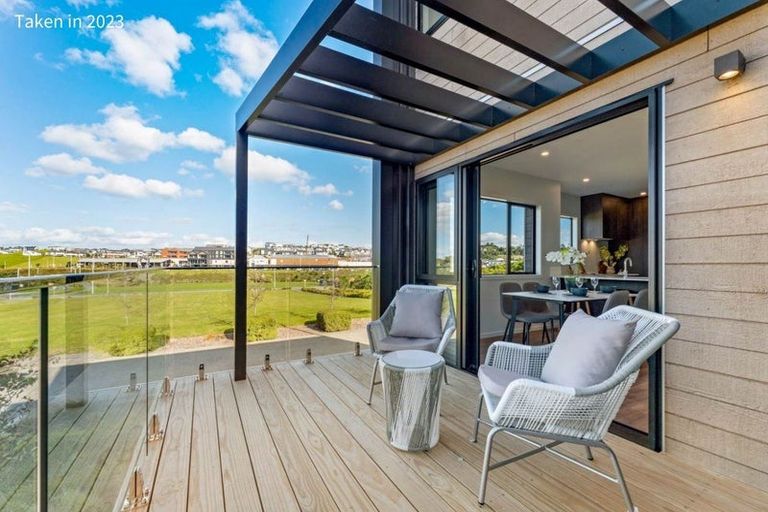 Photo of property in 12a Tikati Rise, Long Bay, Auckland, 0630