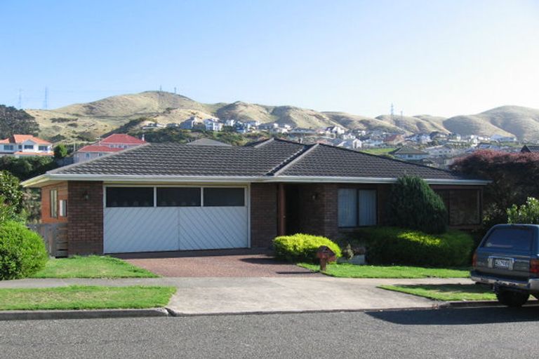 Photo of property in 9 Ellwood Place, Churton Park, Wellington, 6037