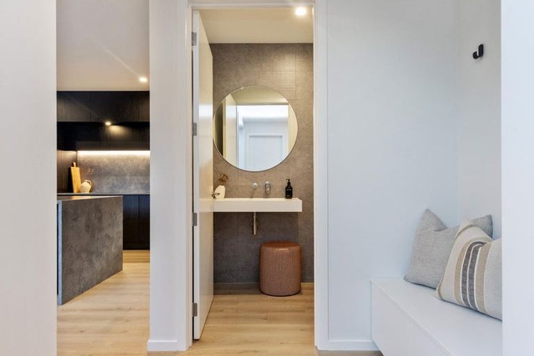 Photo of property in 184 Weston Road, St Albans, Christchurch, 8052