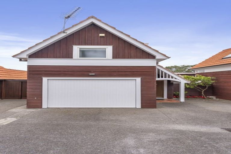 Photo of property in 69c Princes Street, Northcote Point, Auckland, 0627